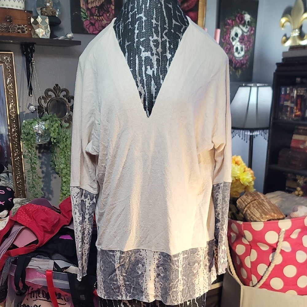 BKE Cream and Gray Lace Women's Blouse